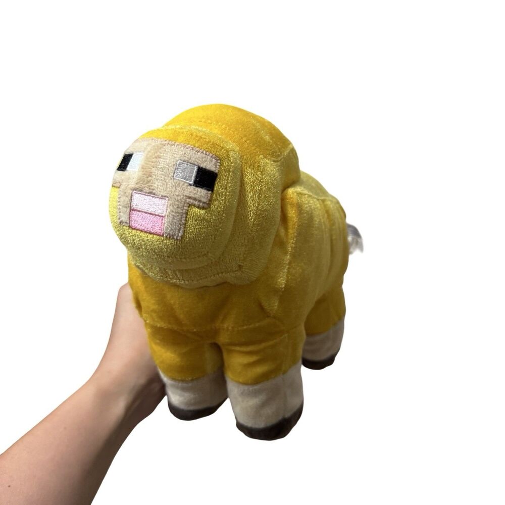 Minecraft - Minecon Live 2019 Exclusive Sheep Plush - Gold - Picture 3 of 7
